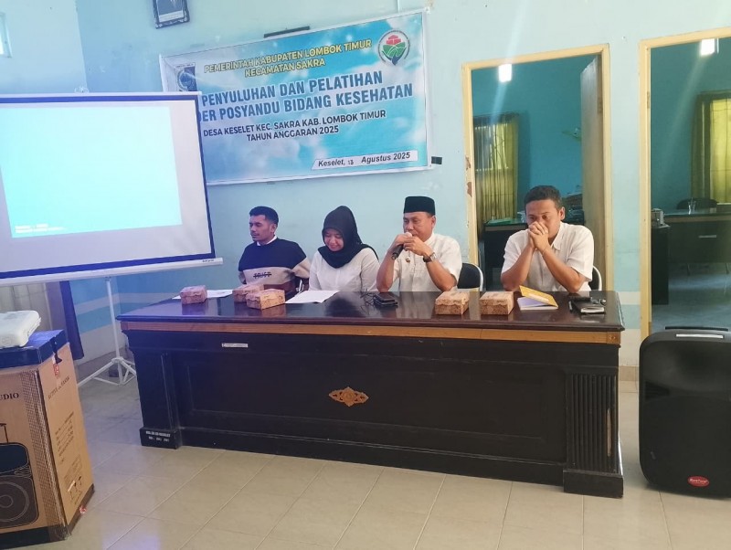 Foto Dedikasi Plt. Camat Sakra, Mastur dalam Melakukan Silaturahmi dan Koordinasi Agenda Aspek Kesehatan Bersama Puskesmas Sakra serta Pemdes Keselet pada Rabu (13/8/2025) (Dok. Pribadi)